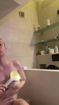Большие сиськи и твёрдые соски