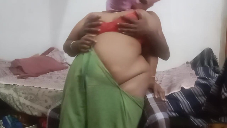 Santhi89: Gospodină tamilă Santhi se fute tare cu fostul iubit