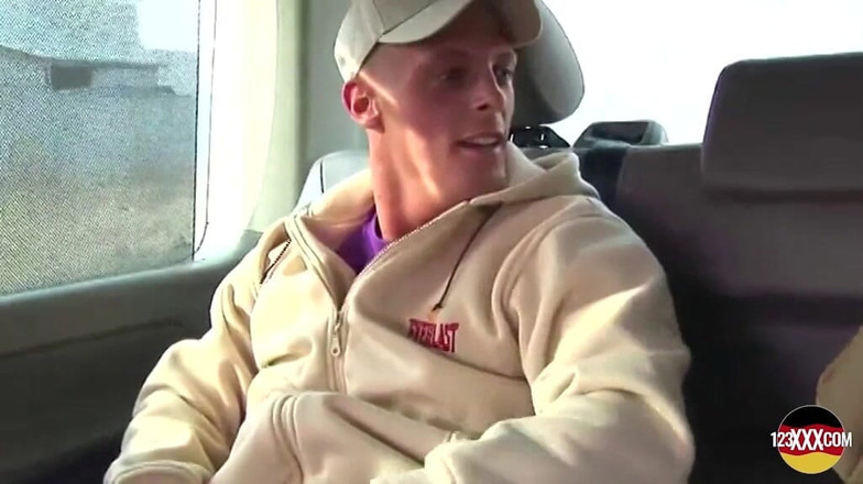 German amateur - 100% German hardcore videos: Seksowna niemiecka laska Uzyskiwanie jej okrągły i gruby tyłek spryskany...