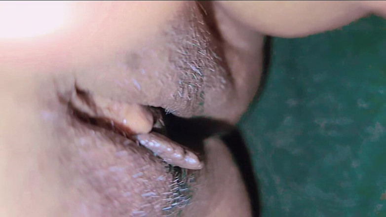 Housewife 69: Масаж клітора Бхабхі