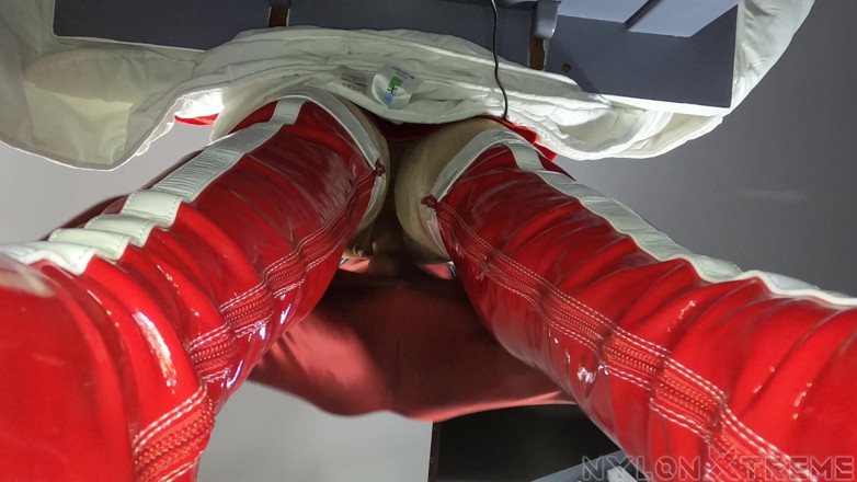Nylon Xtreme: POV mila Smart ist supergirl und fick