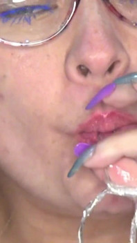 Deep Throat Naar Een Superlange Strook Blauwe Lichten