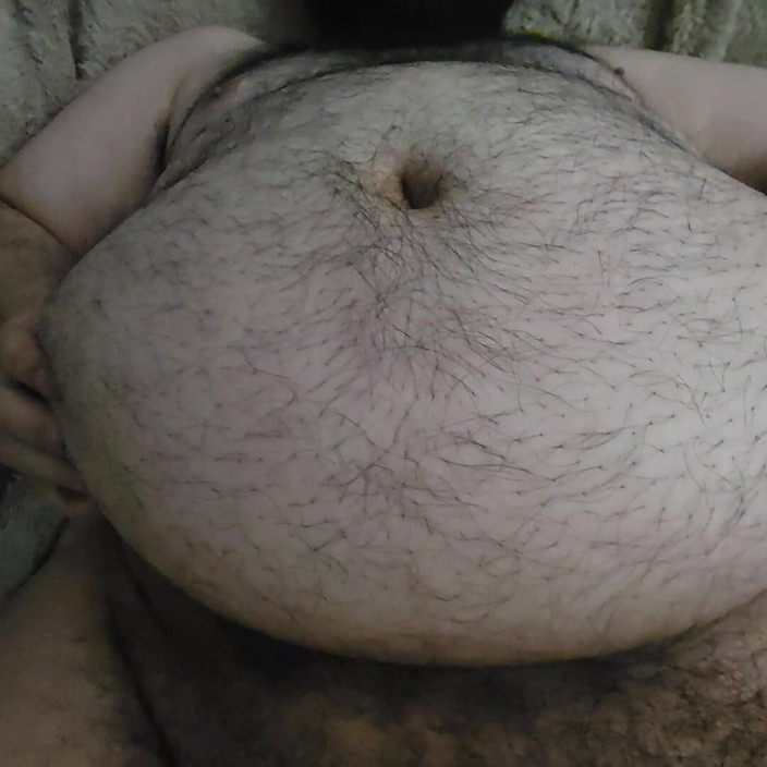 Chunky Belly Boy: 大熊chub肚子摩擦，肚子指法，请求#1