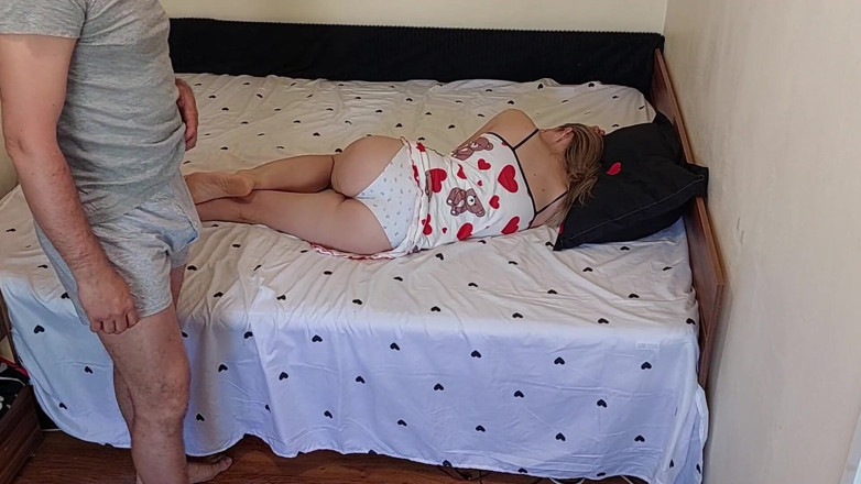 Venus and rider: Stepdad Mistaken Stepdaughter with His Wife and Creampie Her Wet...