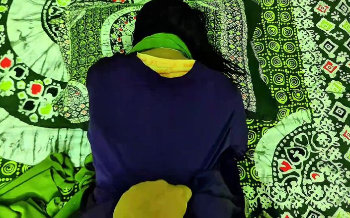 Riya Chowdhury: Ateşli ve seksi yengemle mutlu an