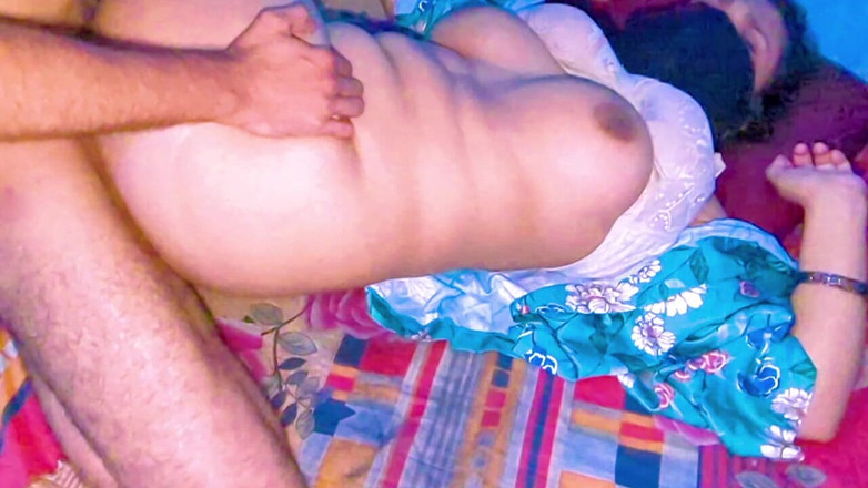 Creamy pussy: Švagr opustil Bhujai, tlustý zadek ošukaný, Mercury byl umístěn do...