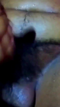 Aku crot di dalam memek pacarku yang sange banget!