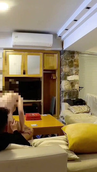 Hot Babe Gets Fucked by Pizza Boy to Pay the Bill