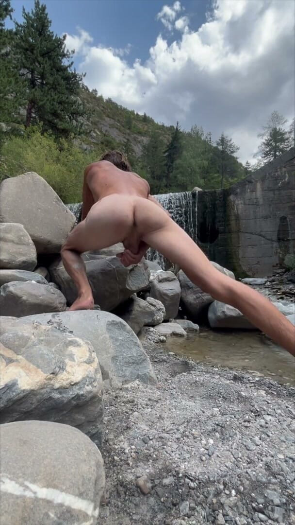 RobertGreenhot: Horny at the Waterfall