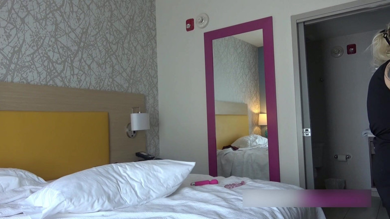 Gentleman Porno: Sally không thể ngừng xuất tinh