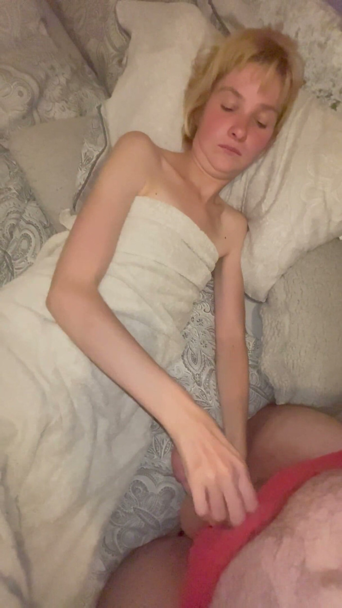 Teamfreeki: Novia da paja y mamada