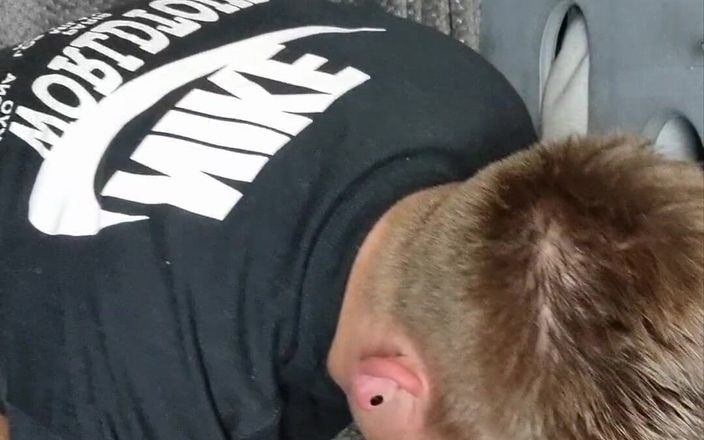 gaynaughtywelsh: 글로리홀에서 나를 복기하는 남편