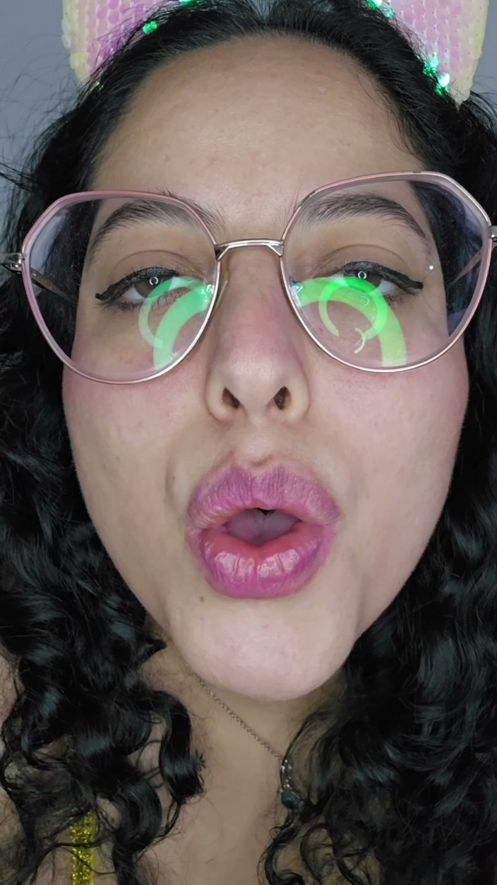 Eddie Queens: Eddie Queens Ft. Babyluna939 - Fetish Puteri Belle merokok, blowjob asap...