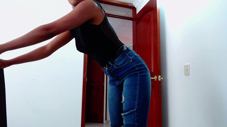 Anastasia Roberts: Jeans fetishes