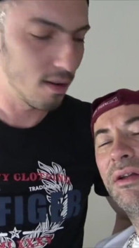 Devian šuká bez sedla hetero ošukaným klukem z Paříže