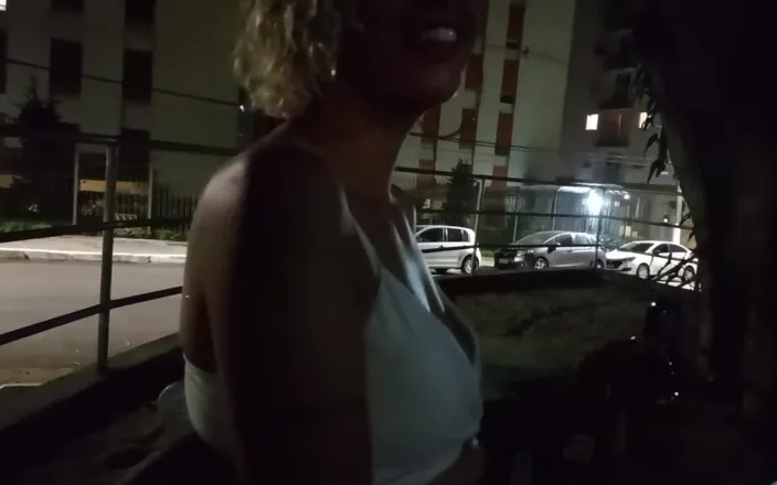 Victor SweetCoupleStories: Sex s cizincem v uličce poblíž domova.