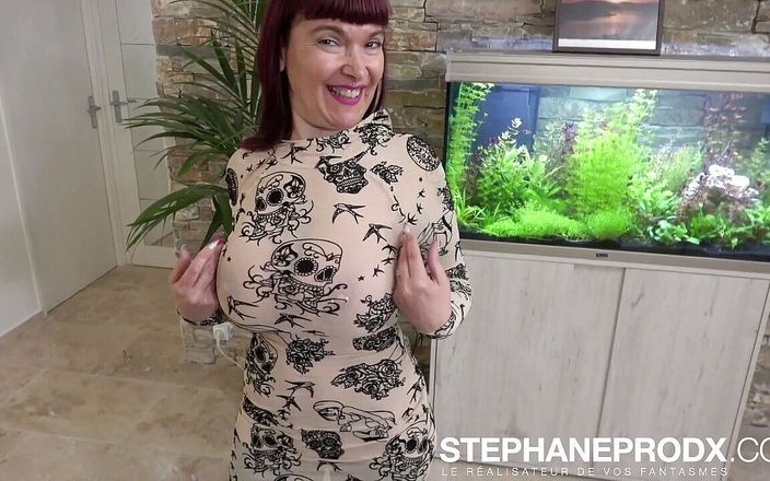 Stephprodx: Caro, uma linda madura com grandes mamas