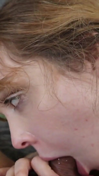 Aliya Brynn de biquíni boquetes