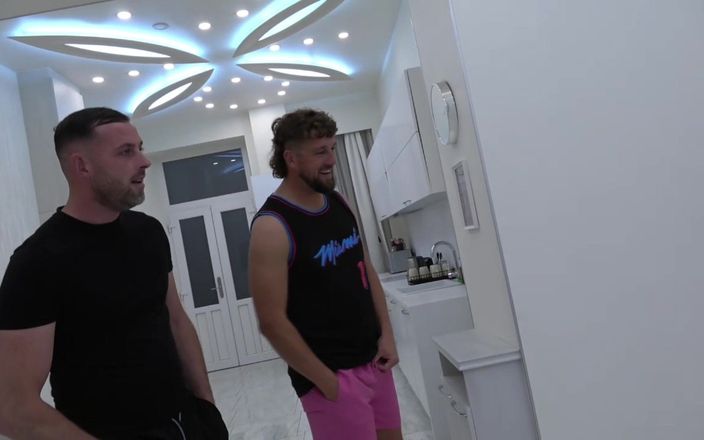 Yourfavecumslut: Měli jsme naše přátele na rozcvičení afrer v tělocvičně! Výměna...