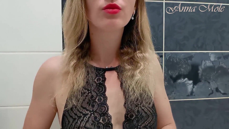 Anna Mole: A beautiful girl sucks a dildo deliciously and dreams of...