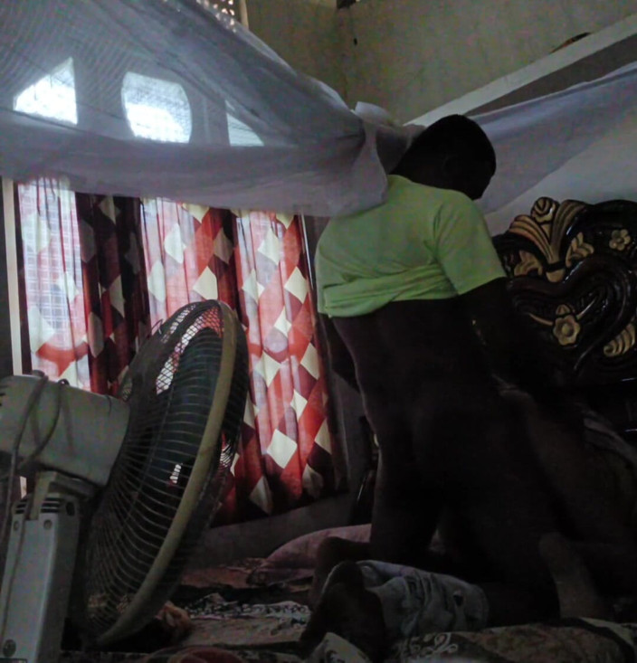 remotask7057: Tetangga desi bhabhi meneleponku ke rumah untuk bercinta, video seks...
