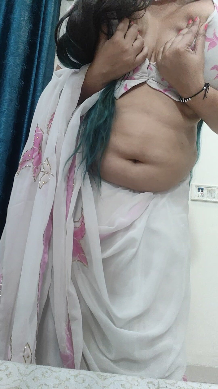 Crystalcouple: Tarian erotis sambil menggoda