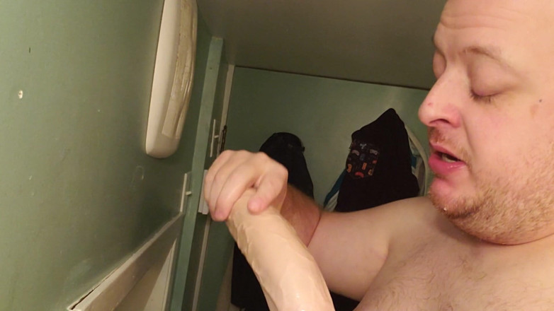 Charlieboy69: dip throt 11 inch dildo din 7