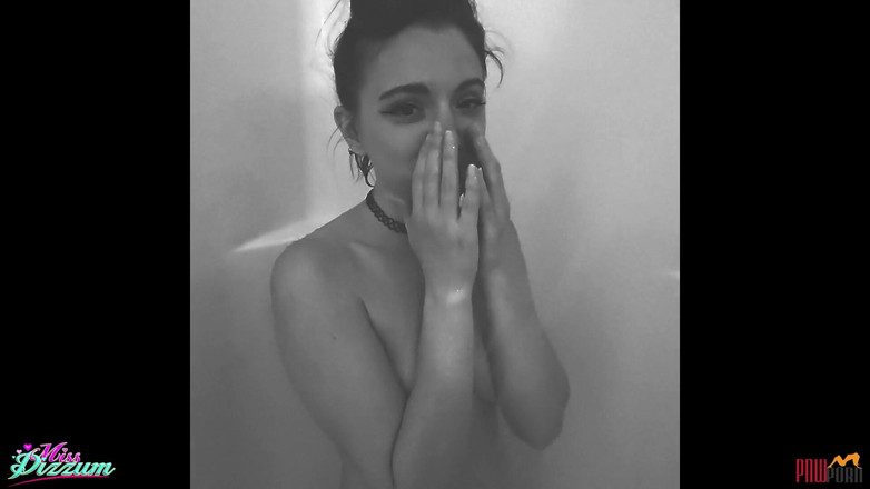 PNW Porn: 숲에서의 사진 촬영 질싸와 오줌