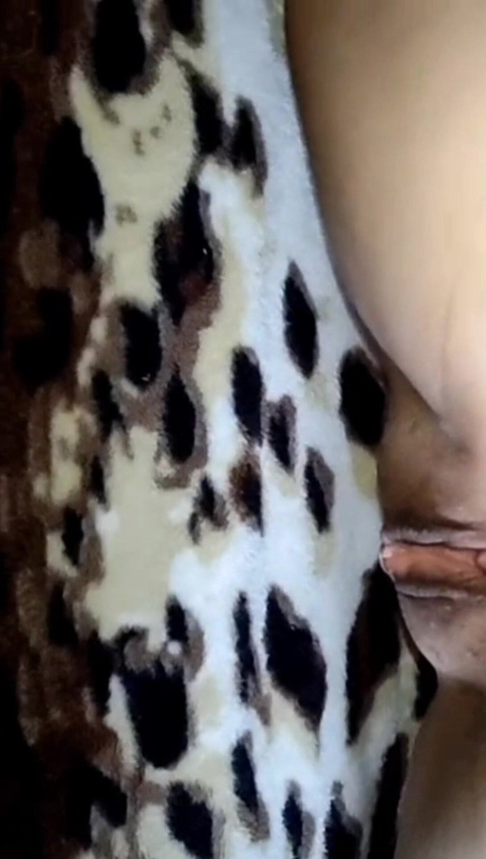 Hotlia: Bunda da esposa se abre