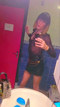 Bossgirl jest super dziwką. Vanessabitchx Parischiennetrv