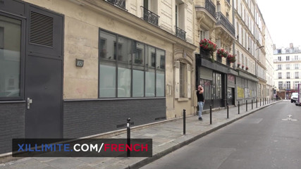 French girls at work: sudaul ostiyopaith apne rogiyon ki achchhi dekhbhaal karti hai