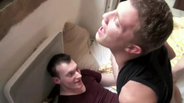 MEN BIG COCKS FUCKERS: หนุ่มทวิงค์เซ็กซี่โดนหนุ่มผมบลอนด์ควยยักษ์เย็ด
