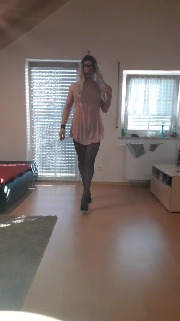 Julia CD: Sexy lingerie crossdresser teen