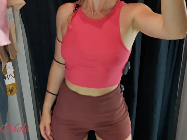 The Girl with the Most Ideal Figure in the Universe Shows off Her Small Breasts. (Anna Mole)