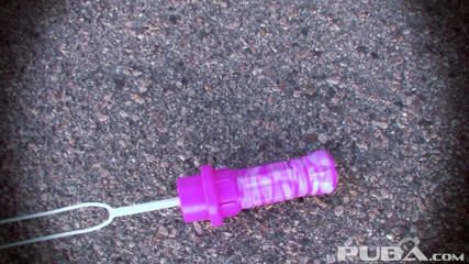 PUBA: La mangiatrice di figa dai capelli viola britney assaggia la...