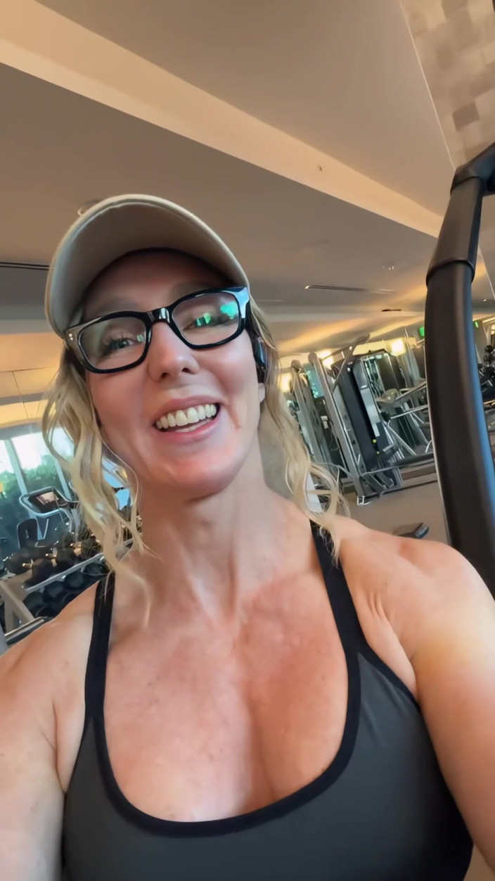 FitwifeJewels: Wanted to Show You the Naughty Little Workout I Got...