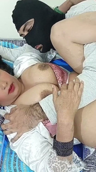 Most Beautiful Indian Malkin Sex with Her Servant