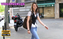 Videoteenage: Piękna, 18-letnia Leslie robi swój pierwszy casting nago