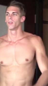Austin anderson si pejantan gym dengan pantat bahenol