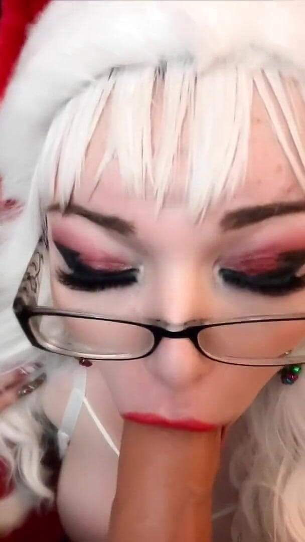LexxiBakk: Christmas Gfe Suck and Fuck