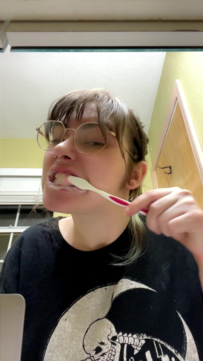 Mushroombitchx: Berus gigi saya