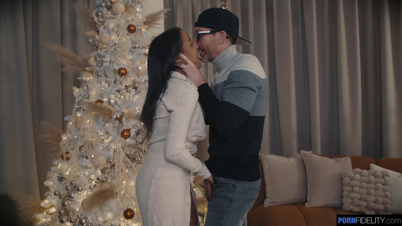 Pornfidelity: Pornfidelity - Nina's White Creamy Christmas!