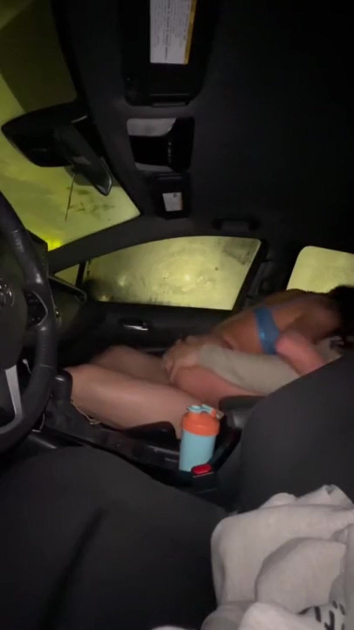 Gattouz0: 차에서 따먹히는 걸 좋아하는 이탈리아 모델