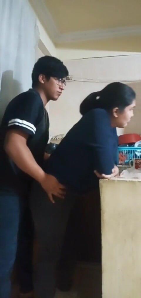 E-Alfa: Pembantu rumah dikongkek di dapur (isteri saya hampir menangkap kami)