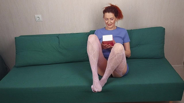 GinnaGg: Mon nouveau jouet me donne des orgasmes sans fin ! Ma...