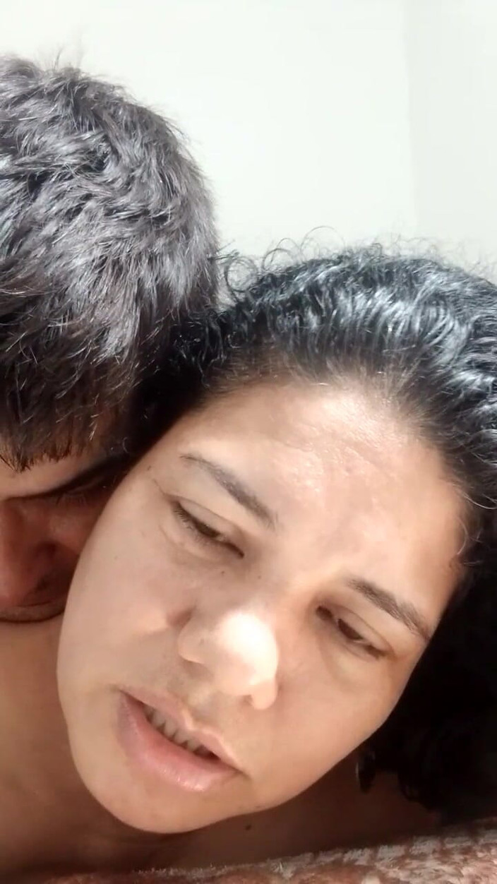 Valkyrieandluigy: Una moglie adorabile piena di latte