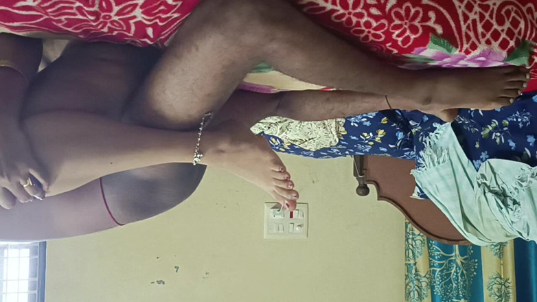 Decent couples: Desi Stepmom Seduced Stepson with Secret Oil Massage in Her...