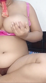Chubby Teen Girl Play with Carrot