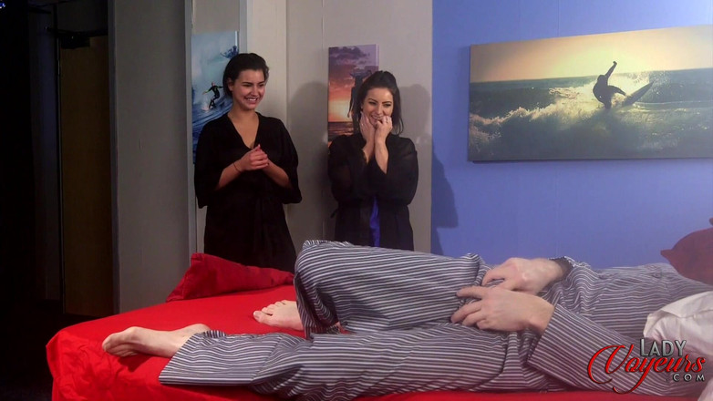 Lady Voyeurs: 朝顔