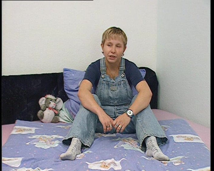 YOUR FIRST PORN: 怀孕的伊莎贝尔炫耀她亲密的软剪辑